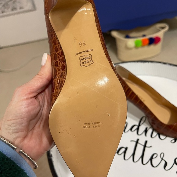 Never worn Suarez snakeskin pumps size 6 - Picture 3 of 5